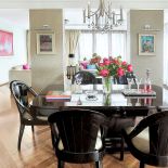 Art déco nie musi być geometryczne jak w Empire State Building. Może iść w kierunku glamour. Meble mają wtedy