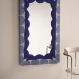 lustro w ozdobnej ramie do przedpokoju