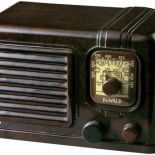 Bakelite nazwane na cześć konstruktora Leo Baekelanda, pierwsze radio, do produkcji którego użyto plastiku, DeWald