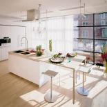 Baterię Axor Starck Semi zaprojektował Philippe Starck. Sprężyna ze stali szlachetnej. Cena – 3460 zł netto. Hansgrohe