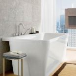 Baterię do wanny zaprojektował Antonio Citterio dla marki Axor. Cena – 8900 zł netto. HANSGROHE