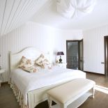 Biała sypialnia - meble, dodatki, aranżacje