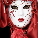 Białe volto. Fot. Medium. Maski