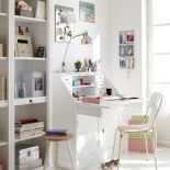 Meble skandynawskie do pokoju dziecka są proste, ale wielofunkcyjne.