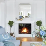 klasyczny salon w pastelowym błękicie