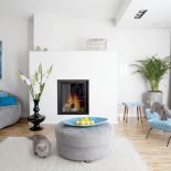 Biel i morski błękit to dominujące kolory w domu.