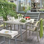 Błękitne szarości dominują w holenderskich domach, ale sprawdzają się również w Polsce.