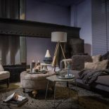 Bogactwo odcieni tego koloru - od srebrzystych, przez gołębie, po grafitowe - daje wiele możliwości zarówno łączenia ich ze