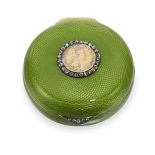 Bombonierka z zielonej emalii, proj.: Michel Perchin, dla Fabergé, ok. 1895 r.