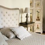 Bretońska architektura przeniesiona do Puszczy Kampinoskiej.