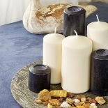 Bursztyny zbierane podczas kopania zatoki.