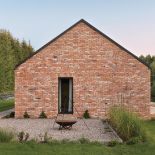 dom na wzór dawnych mazurskich stodół