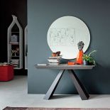 Cena – od 8200 zł. www.cattelanitalia.com