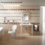 Cerabati (Marazzi Francja) proponuje klasyczne kafle w ciepłych kolorach. Do każdego po dziewięć rodzajów listew