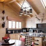 Drewniany dom w górach