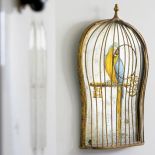 Chińska klatka z papugą. Turkusy i błękity