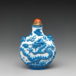 Chiński smok ścigający płonącą perłę, porcelana, przełom XVIII i XIX w.