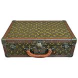 Jedna z pierwszych walizek, lata 30. XX w, Louis Vuitton