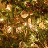 Dekoracje z pierniczków i suszonych owoców nie tylko pięknie wyglądają, ale również pachną.