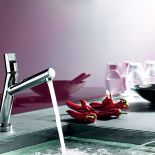 Chromowany mosiądz. Bateria New Waves kosztuje 1931,47 zł. KLUDI