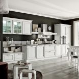 Ciekawostką kuchni Dolcevita włoskiej marki Stosa są szafki z widoczną strukturą drewna, Studio Italia