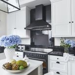 czarno-biała kuchnia modern classic