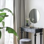 czarno-biała sypialnia