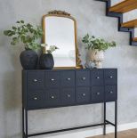 czarno-biały hol przedpokój