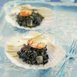 Czarny ryż z krewetkami. Smaki południowych wód