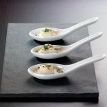 Czemu by nie podać przystawek na porcelanowych łyżeczkach? LEONARDO