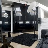 Czerń i motocykl na Alternatywie 4. Męski apartament