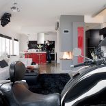 Czerń i motocykl na Alternatywie 4. Męski apartament