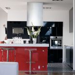 Czerń i motocykl na Alternatywie 4. Męski apartament