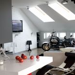 Czerń i motocykl na Alternatywie 4. Męski apartament