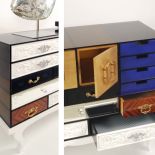 Czy komoda może mieć każdą szufladę inną, niedopasowane uchwyty i mimo to zachwycać swoim wyglądem?