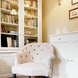 Czym kończy się równanie: stuletnia czynszówka plus plany z epoki? Imponującą artdecowską willą z oranżerią.