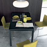 mały stół do jadalni