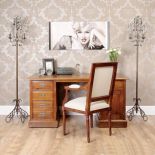 Dębowe biurko w aranżacji firmy FABRYKA WNĘTRZ