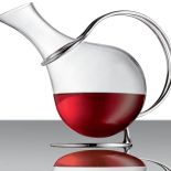 Dekanterka Ente (tak zwana kaczka) firmy WMF - szkło z domieszką kryształu. Cena - 193 zł. MONETTI