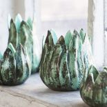 Dekoracje do domu: kwiaty na ścianach, meblach i w doniczkach