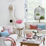 wiosenne dekoracje na parapecie