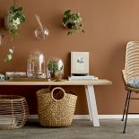 Pomysłowe dekoracje ścienne, które ozdobią wnętrza salonu, holu i