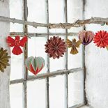 Dekoracje z papieru, Hübsch, ok. 15 zł/szt., North South