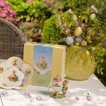 Jak udekorować stół na wielkanocne śniadanie? Radośnie, kolorowo, wiosennie. Oto najpiękniejsze dekoracje na