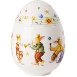 W kwiatach: porcelanowa pisanka. Fot. Villeroy Boch