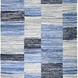 Jak chodnik: patchwork na dywanie.