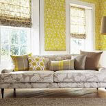 Dla tradycjonalistów - na kanapie tkanina Verena (356 zł/m) marki Harlequin. IMPRESJE HOME COLLECTION