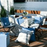 Do prowansalskich mebli prowansalskie tkaniny. Kolekcja Avinion: poszewka na poduszkę – 19,9 zł, obrus – 66,9 zł, poduszka na