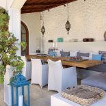 Dobrze urządzone wnętrze wg Christiny: dopasować meble, tapety i tkaniny do domu i otoczenia. Tylko wtedy jest naturalnie.