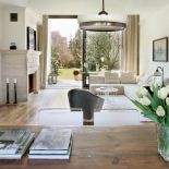 Dom jest nowy, powstał ze zdjęć, z podróży, spacerów i marzeń.